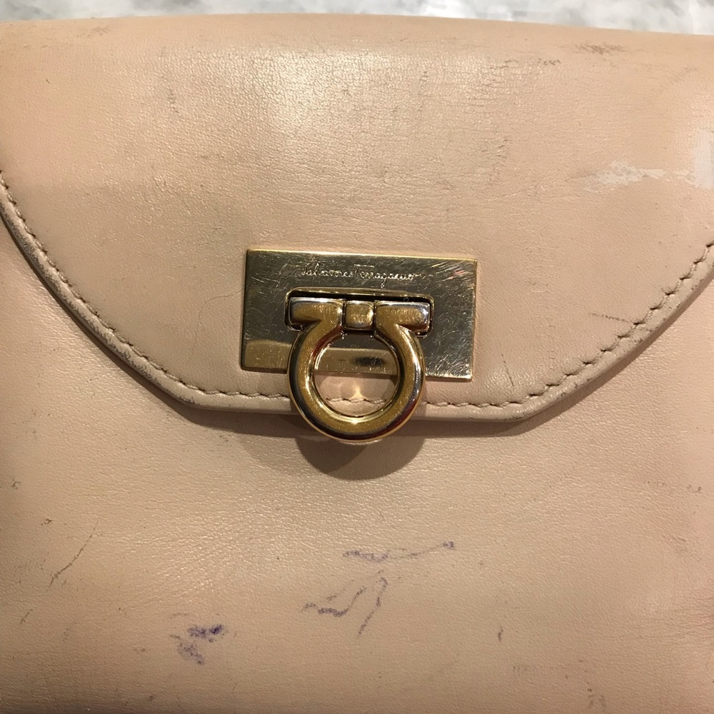 Preowned Ferragamo Wallet. Used conditions.